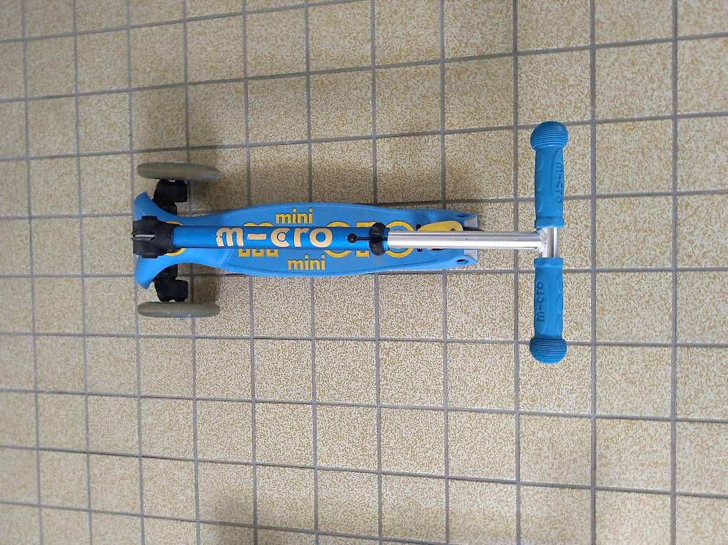 Kickboard: Micro - Falterbares Trotti mit 3 Rädern – Usato da Zürich venduto da bir_wc2x 1