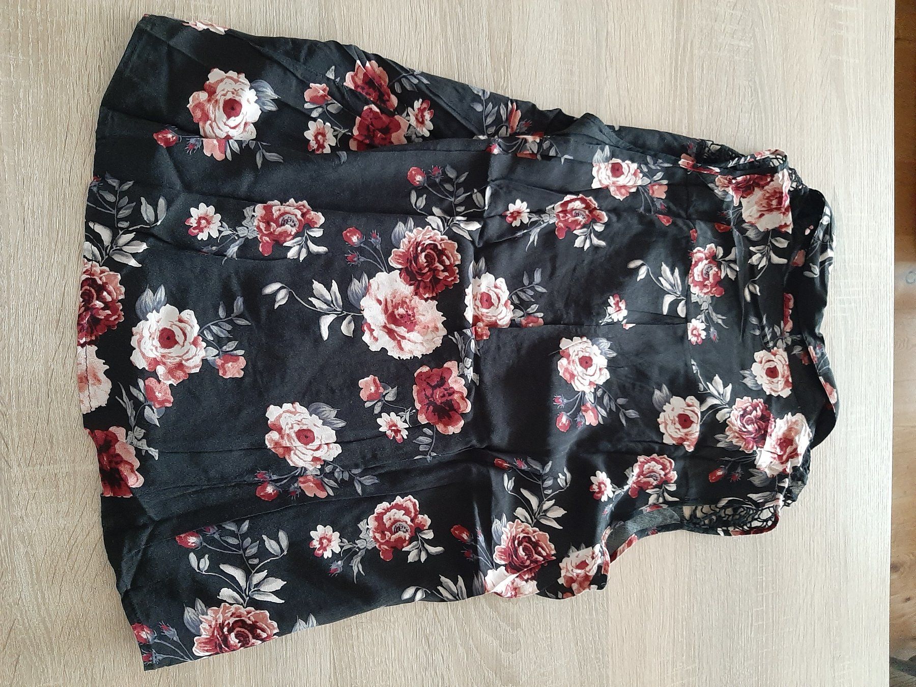 Blusen: Ärmellose Bluse transp. Einsatz, mit Blumenmuster, ca. Gr. L – Gebraucht aus Menziken von Rien1 8