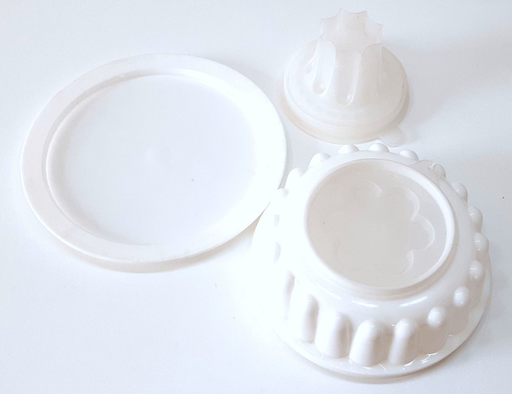 Tupperware Teglie da forno: Charlotteform Tupperware - Moule à charlotte Tupperware – Usato da Savagnier venduto da Marderuth 1