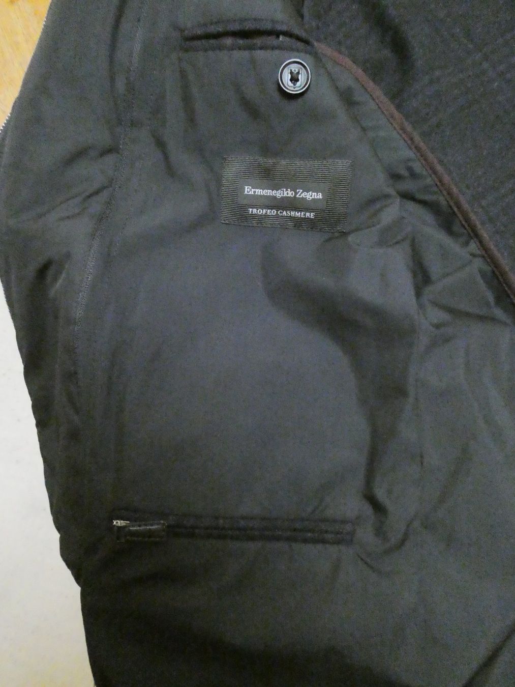 Jacken: Magnifique blazer gris foncé. – Gebraucht aus Etagnières von emmaus.electro 3