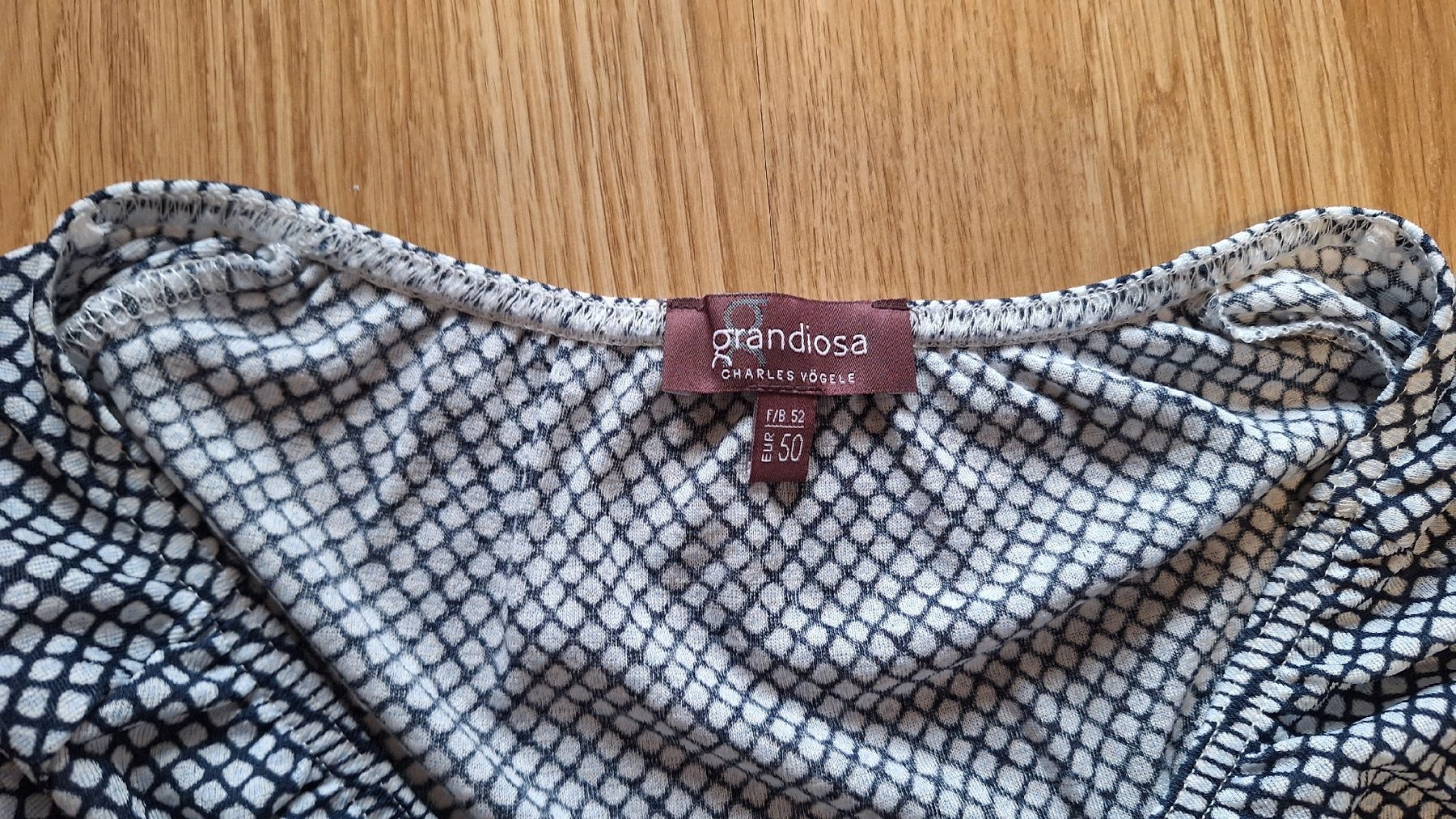 C&A Camicette: Leiche Bluse, Charls Vögele Gr. 50 – Usato da Lützelflüh-Goldb venduto da bli_f2v9 4