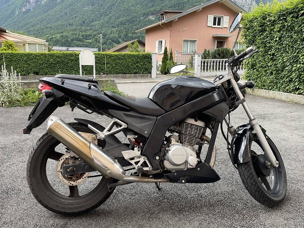 Daelim Strada: Moto Daelim Roadwin 125 – Usato da St-Maurice venduto da bretagne01 1