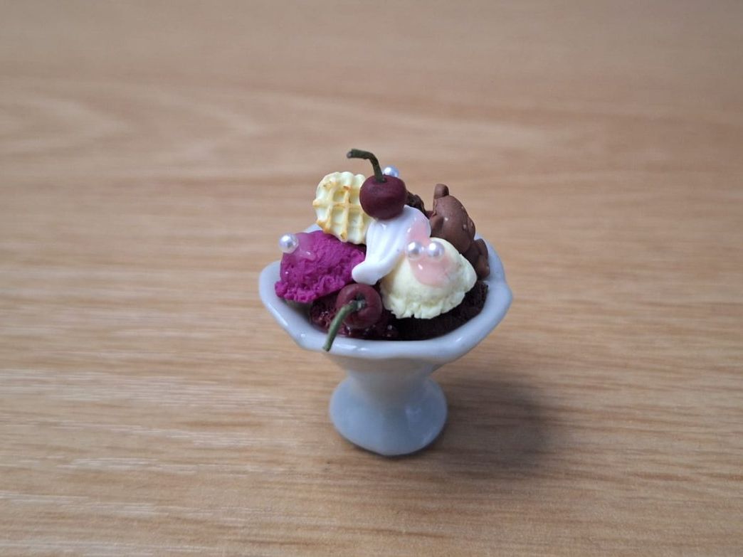 Puppenhäuser & -möbel: Handmade Coupe Eisbecher mit Kirschen, Keramik Eisbecher – Neu (gemäss Beschreibung) aus Zürich von HandmadeTinyFood 2