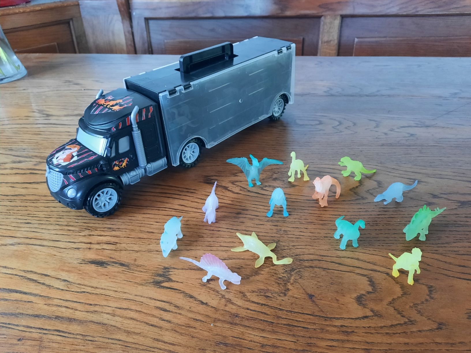 Giocattoli: Camion porte-dinosaures – Usato da Eschert venduto da nicolas1987 2