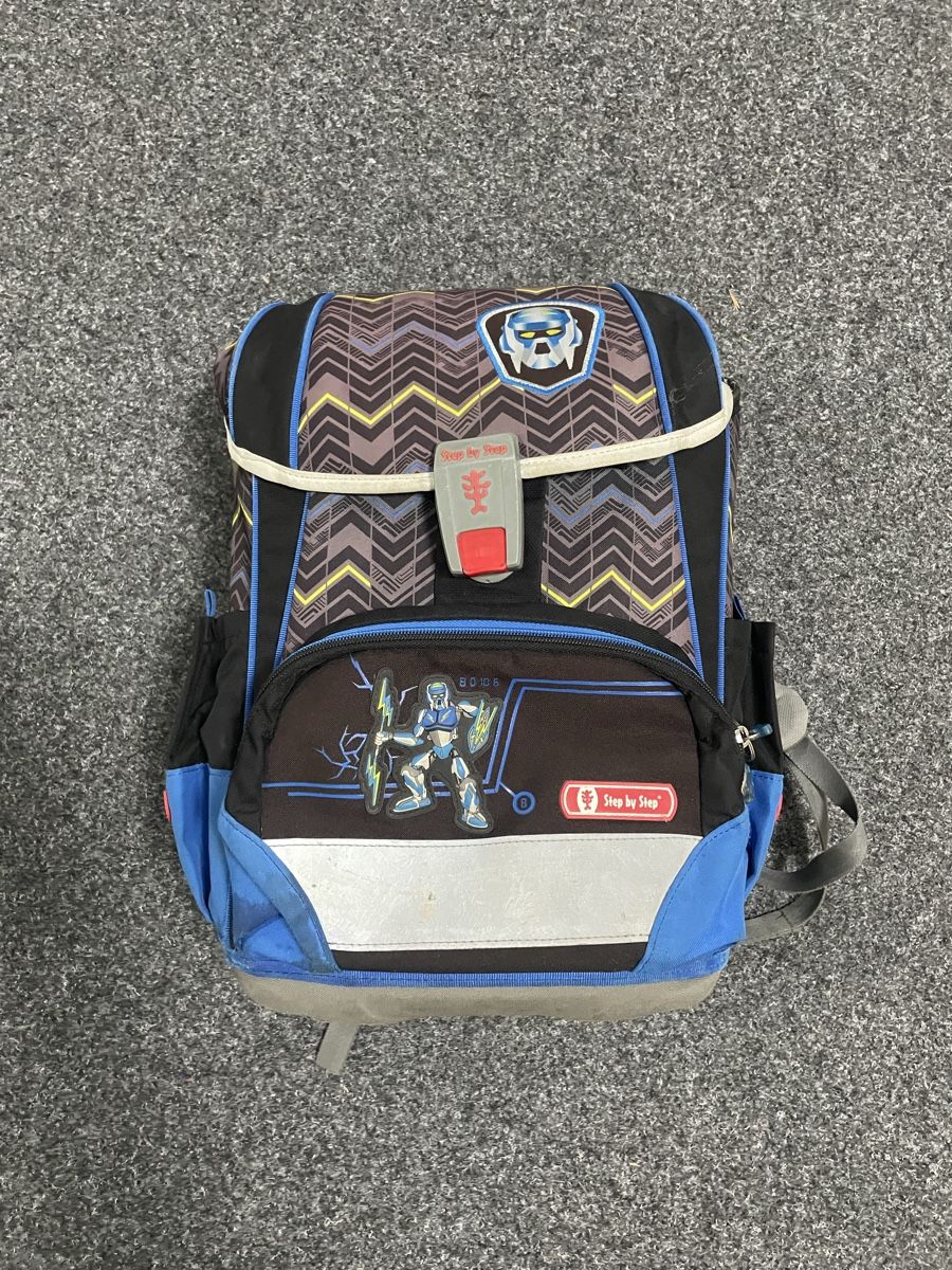 Step by Step Borse & Zaini: Schulranzen Step by Step blau schwarz – Usato da Lupsingen venduto da McFly12
