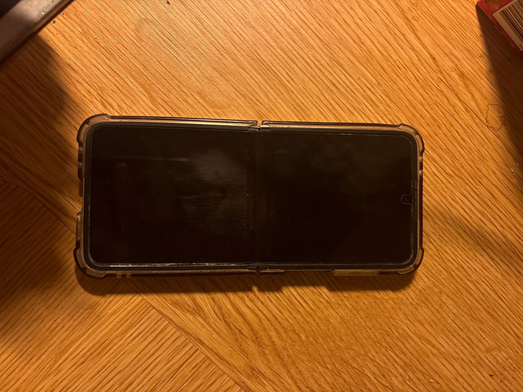 Samsung Telefoni cellulari / Smartphones: Samsung zFlip 6 écran cassé – Difettoso da Grolley venduto da cat_7p9p