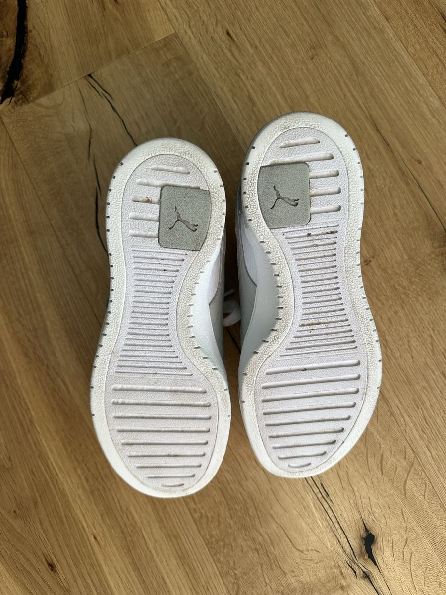 Scarpe da donna: Puma Carina street  – Nuovo (secondo la descrizione) da Reinach BL venduto da Y.H.33 3