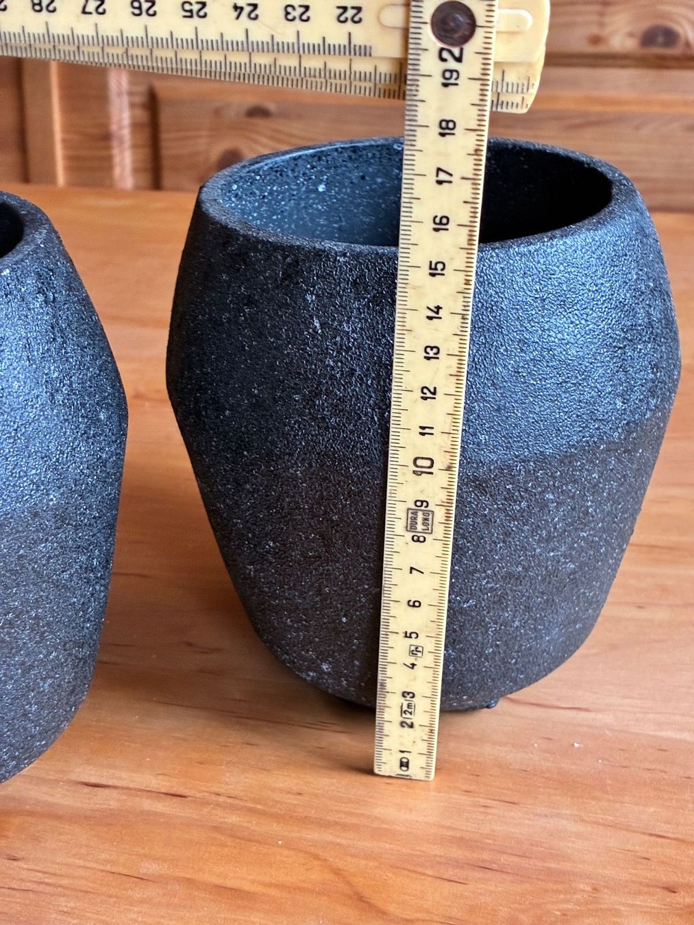 Vasi per fiori: Zwei Töpfe aus Polystone – Nuovo (secondo la descrizione) da Hinterforst venduto da Gartenweib 2