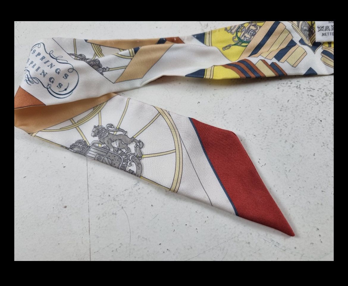 Hermès Foulards, Tücher & Schals: Twilly Hermès – Gebraucht aus Lausanne von Meganelausanne 2