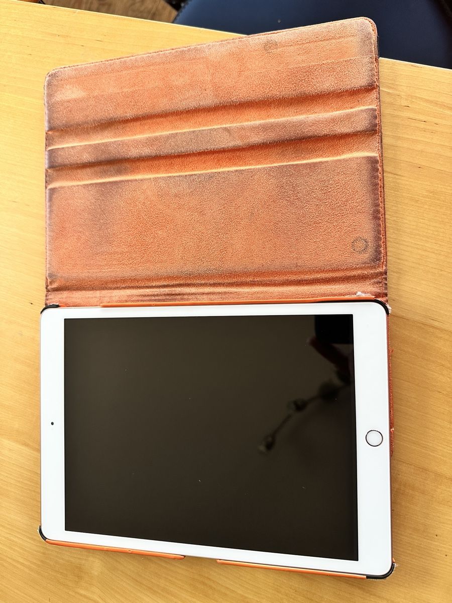 Apple Tablettes PC: IPad 8. Generation – D'occasion à Azmoos par d.bean75 2