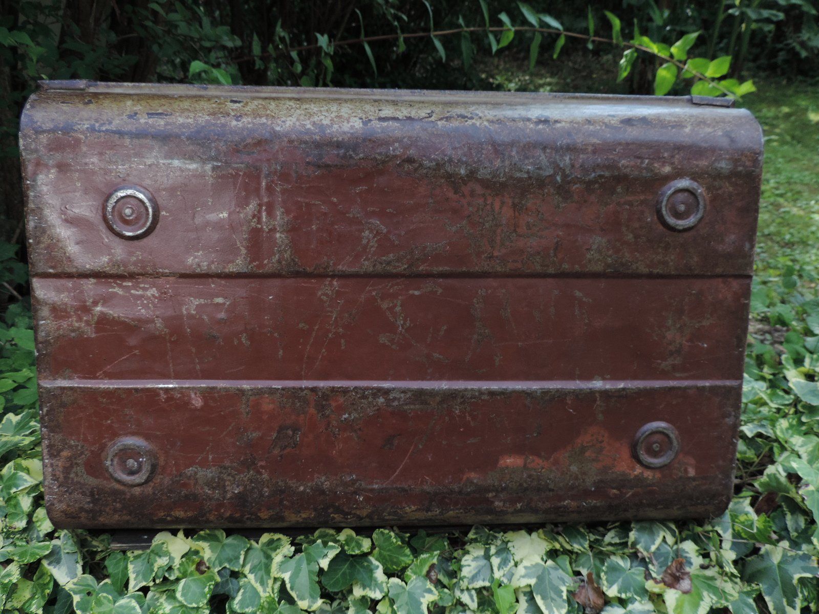 Valigie: Auto Koffer, alter Metall Koffer, Eisen Truhe – Usato da Duggingen venduto da roterbambus 8