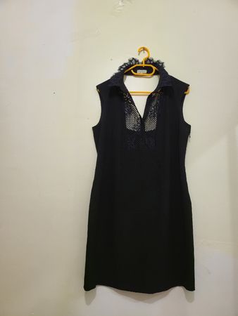 Robe noire Claudie Pierlot, taille 40, avec dentelle.
