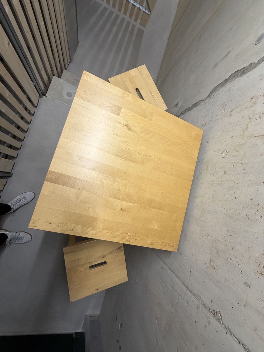 Ikea Set di tavolo e panche: IKEA Bartisch mit zwei Hockern – Usato da Wettingen venduto da ram_kj8f 3