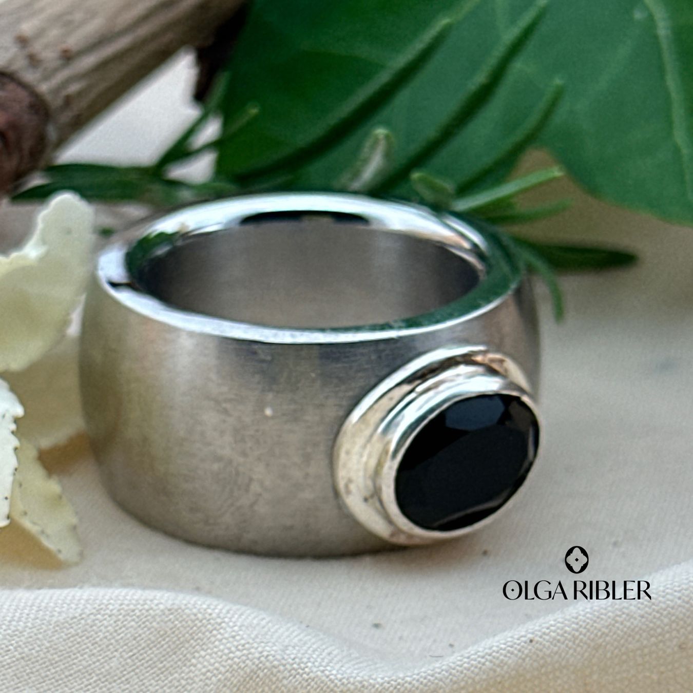 Olga Ribler Anelli: Edelstahlring mit Onyx, Gr. 62 – Nuovo (secondo la descrizione) da Luzern venduto da MonikaS03 1