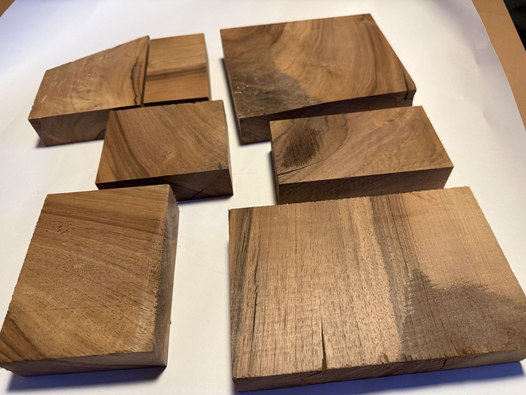 Articoli in legno: Nussbaumbrett Holzbrett gehobelt – Nuovo e nell'imballaggio originale da Holziken venduto da Timbergrizzly 2