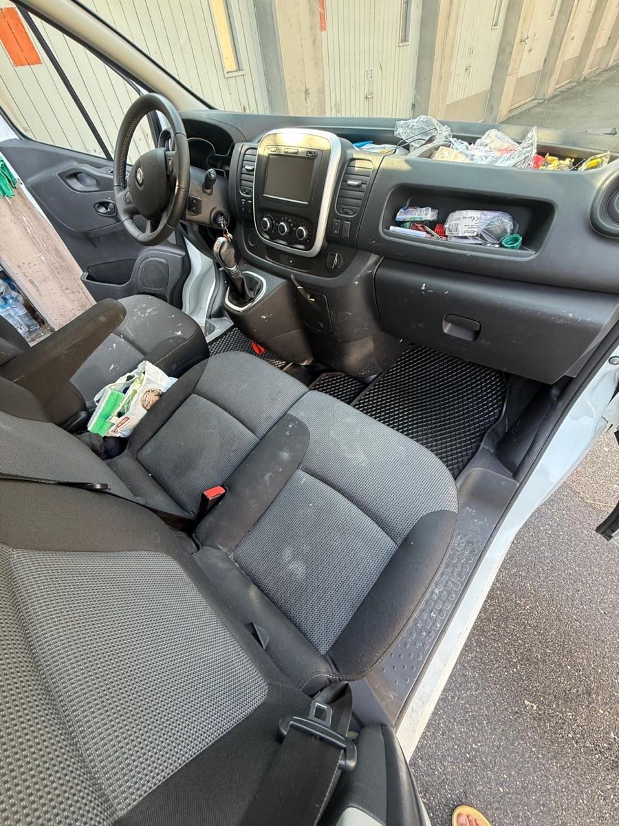 Renault Veicoli commerciali: Renault Trafic Automat Diesel – Usato da Bülach venduto da dze_kk6j 4