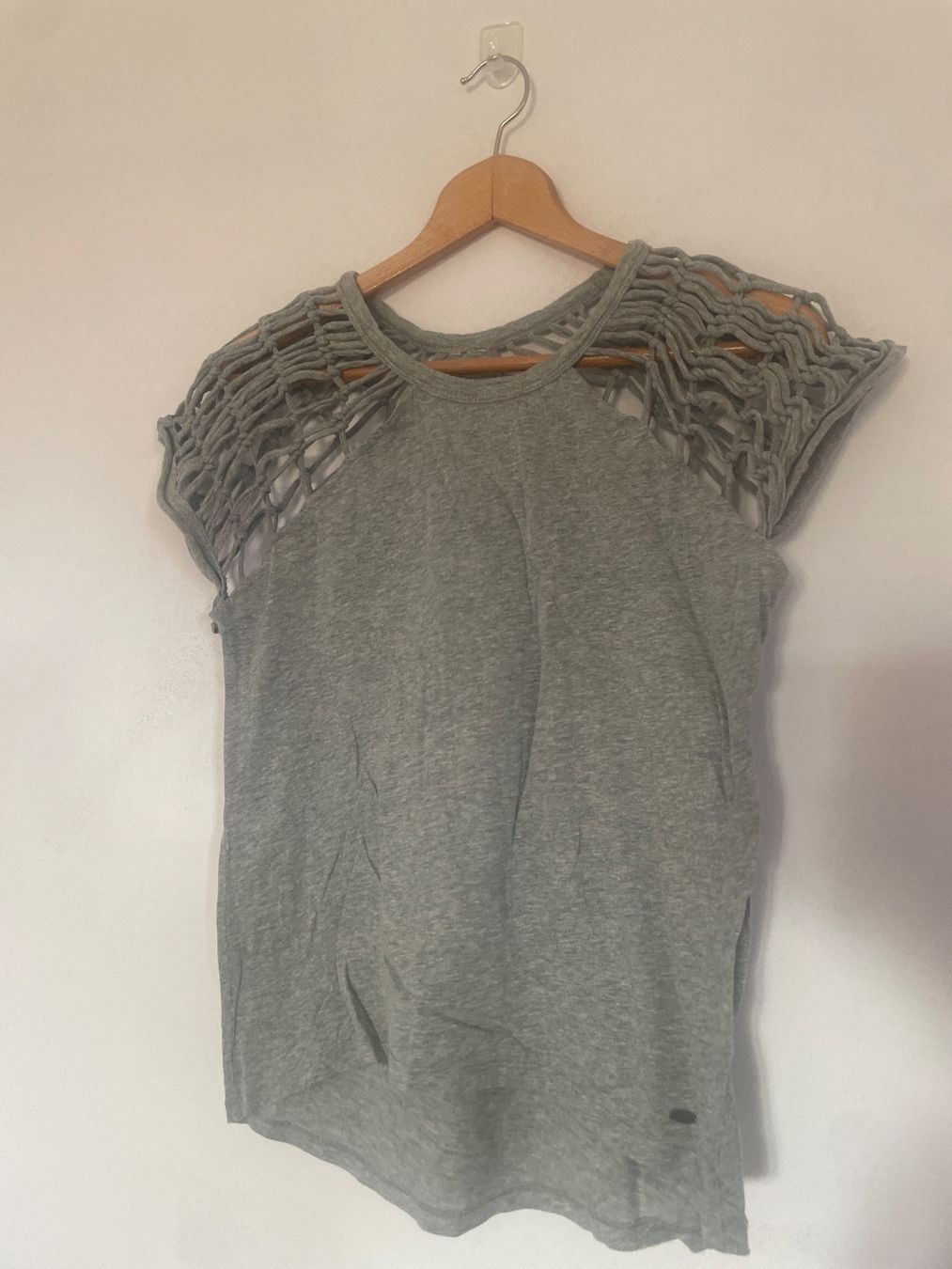 Tops: Haut gris clair chic – Gebraucht aus Lausanne von log_rrq7