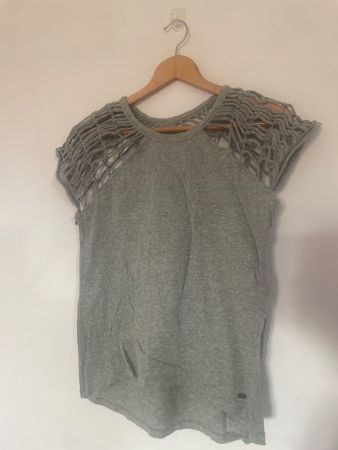 Haut gris clair chic
