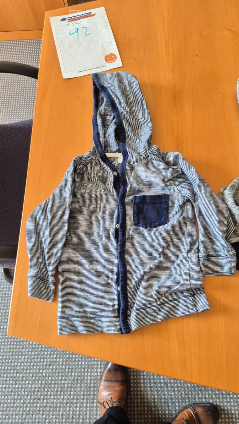 Lotti & Set di vestiti: Lot de 3 jaquettes, taille 92 – Usato da Goumoens-la-Ville venduto da cfaIII 1