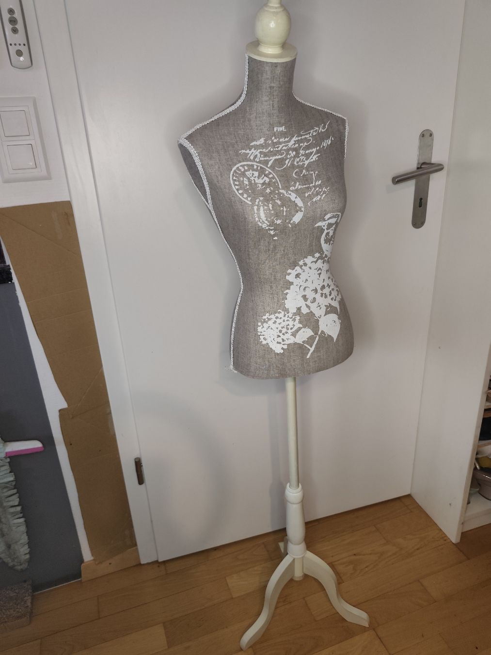Ladenausstattungen & Messebau: Mannequin de Couture, 135cm – Gebraucht aus Lausanne von LilyRose5 1