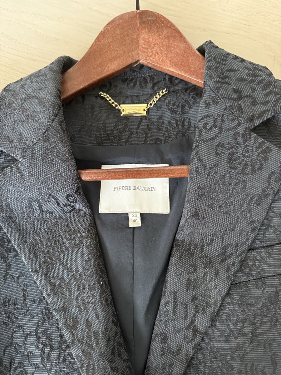 Balmain Vestes: Blazer Pierre Balmain élégante noire (Taille-36) – Neuf (Voir description) à Genève par rom_8nwv 1