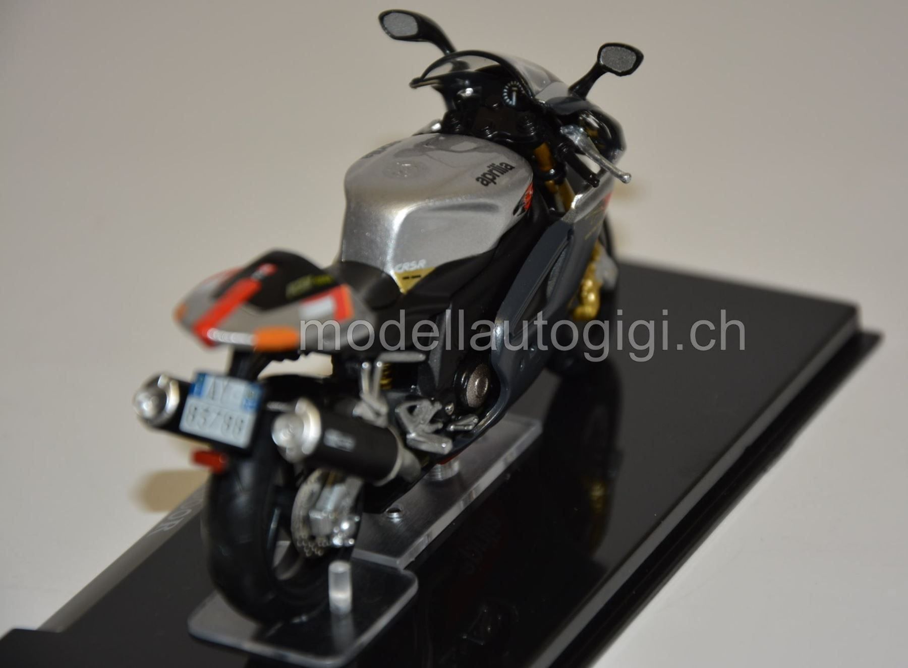 Kit di modellismo & Modellini statici: Aprilia RSV 1000R , 1:24 – Nuovo (secondo la descrizione) da Goldach venduto da Feivel9 6