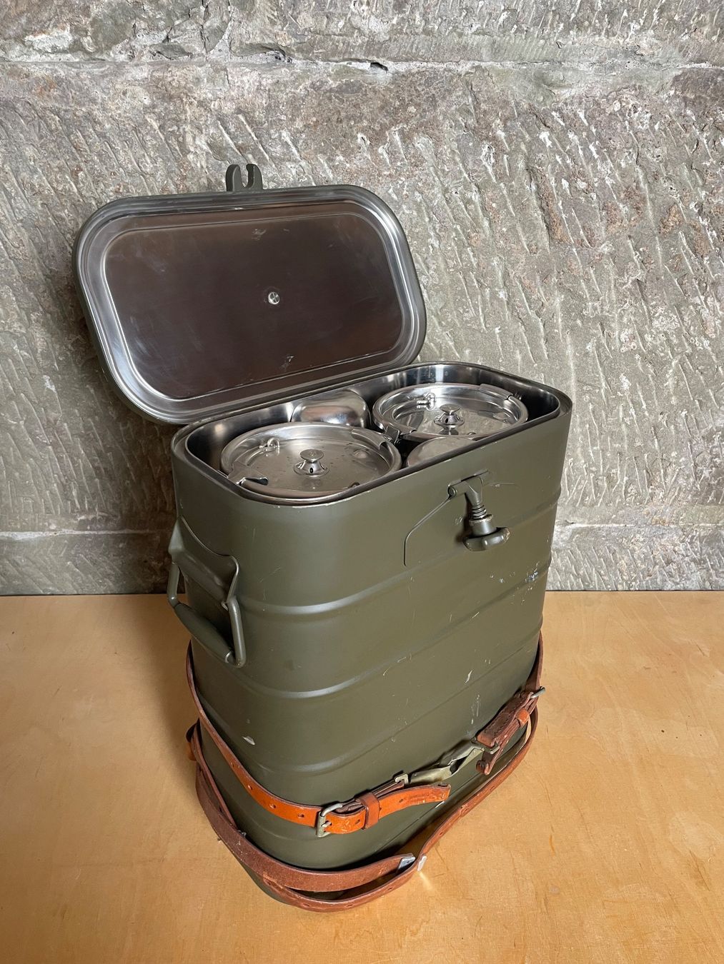 Appareils de cuisine: Speiseträger Schweizer Armee – D'occasion à Bern par respublica 2