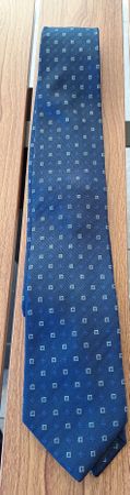 Cravate bleue DelMare1811 motif petits carrés homme
