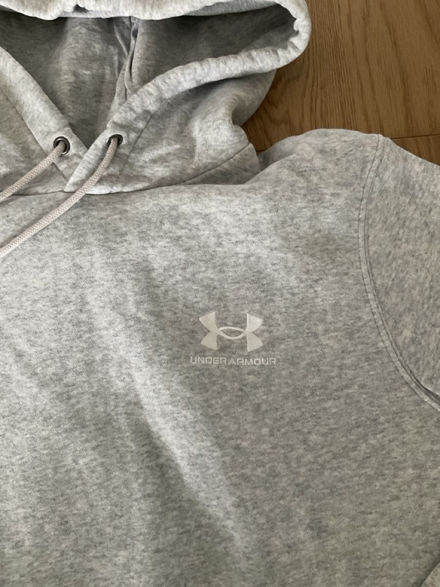 Under Armour Pulls & Sweat-shirts: Under Armour Kapuzenpullover grau Gr. M – Neuf (Voir description) à Schöftland par nevio74 1