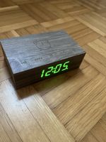 Gingko Flip Click Clock – Design-Wecker aus Holz, wie neu
