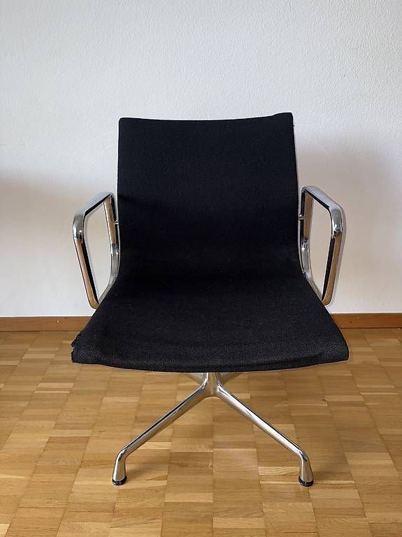 Eames Sedie: Vitra Eames Aluminium Chair – Usato da Zürich venduto da mvshi 3