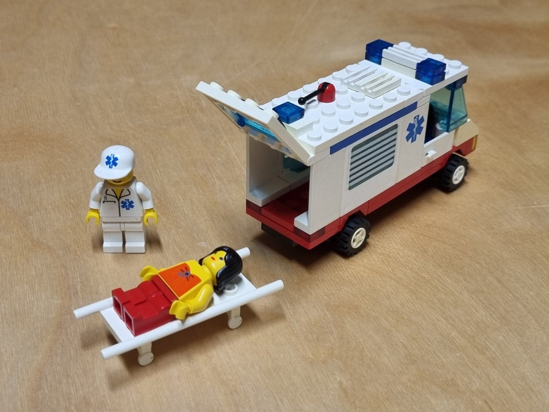 Lego Kit di costruzioni: LEGO System 6666 Ambulance – Usato da Basadingen venduto da tot_59zf 3