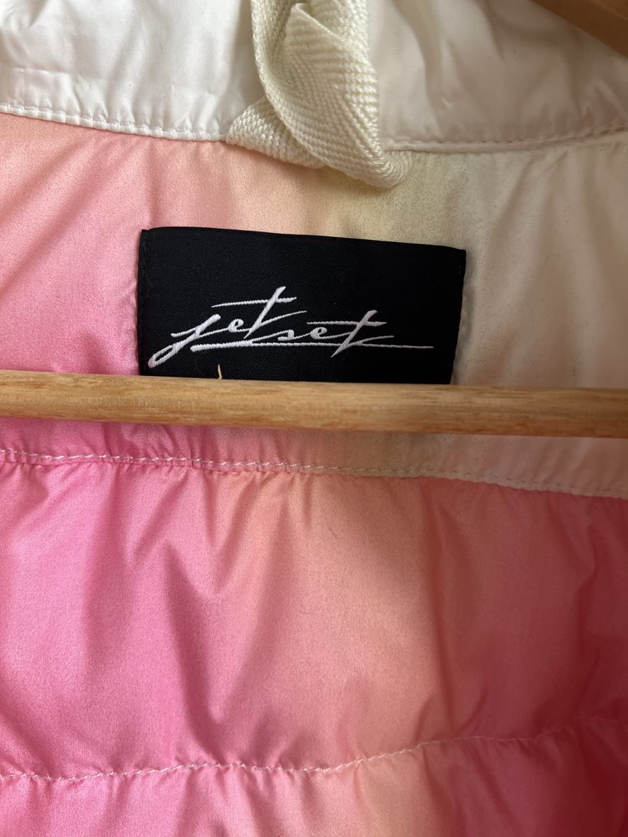 Jet Set Jacken: Jet Set Daunenjacke – Gebraucht aus Unterägeri von faki77 2