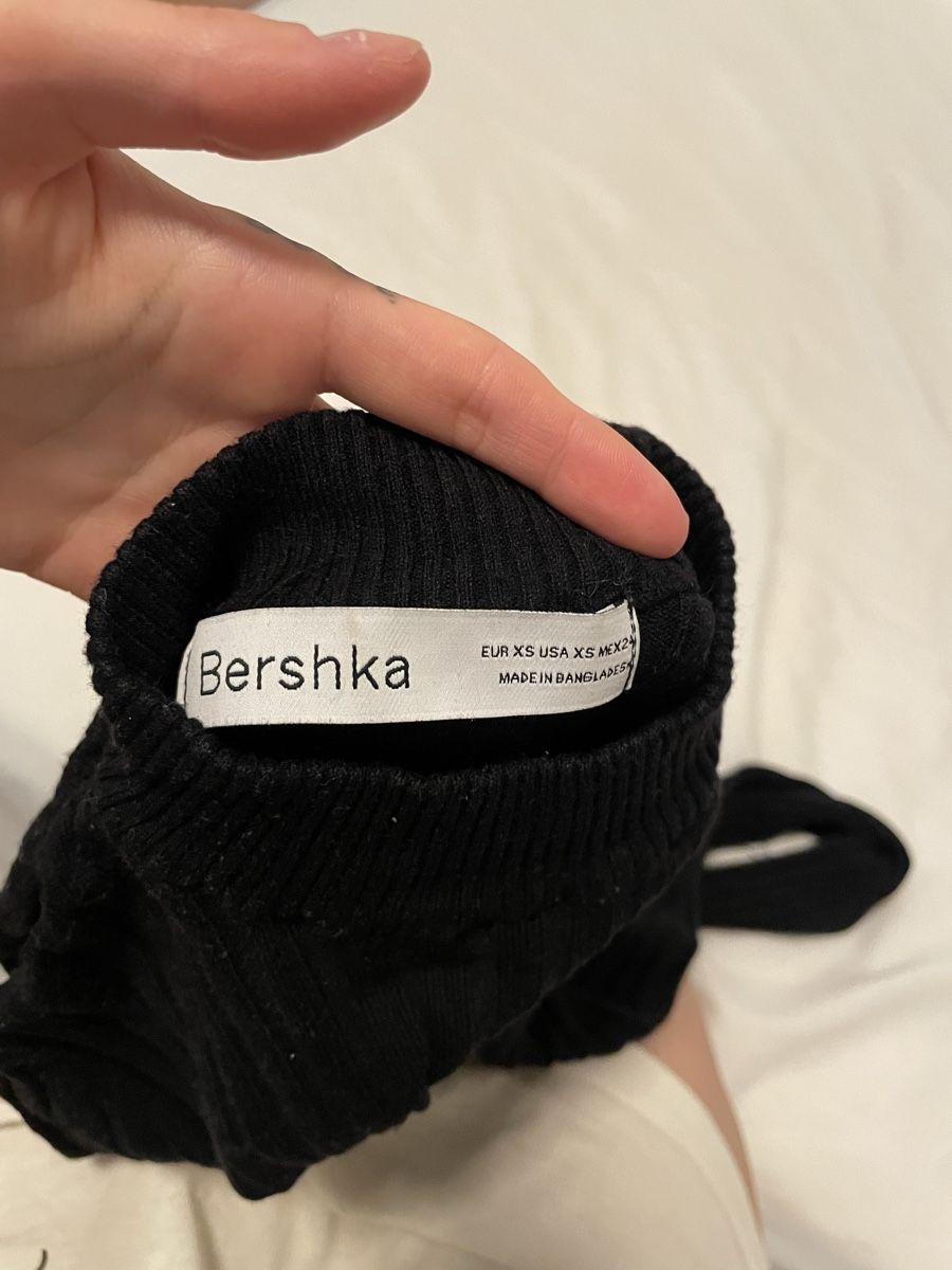 Bershka Maglioni & Felpe: Pullover Schwarz XS Bershka  – Usato da St. Gallen venduto da web_r57v 1