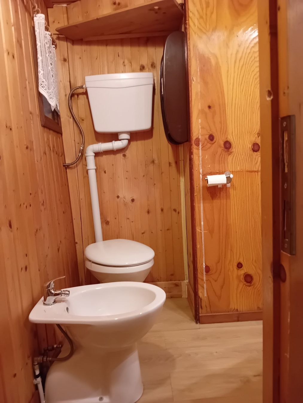 Mobilhome: Wohnwagen mit Anbau – Usato da Ottikon venduto da mazu0 2