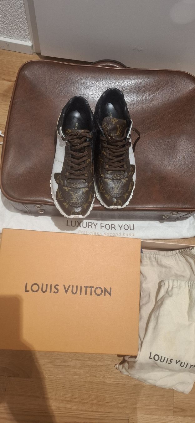 Louis Vuitton Scarpe da uomo: Louis Vuitton Sneaker Monogram Leder Grösse 9 gebraucht – Usato da Wallisellen venduto da joe_w8ns