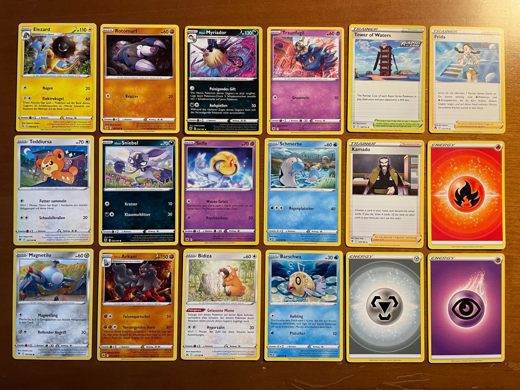 Pokémon Carte collezionabili: Pokemon Karten Set (Versand gratis) – Nuovo (secondo la descrizione) da Chur venduto da Angerson