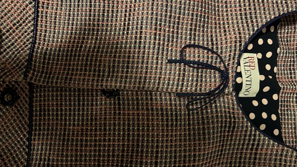 Kleiderpakete: Jacket and shirt  – Gebraucht aus Riva San Vitale von mdu_q68b 1