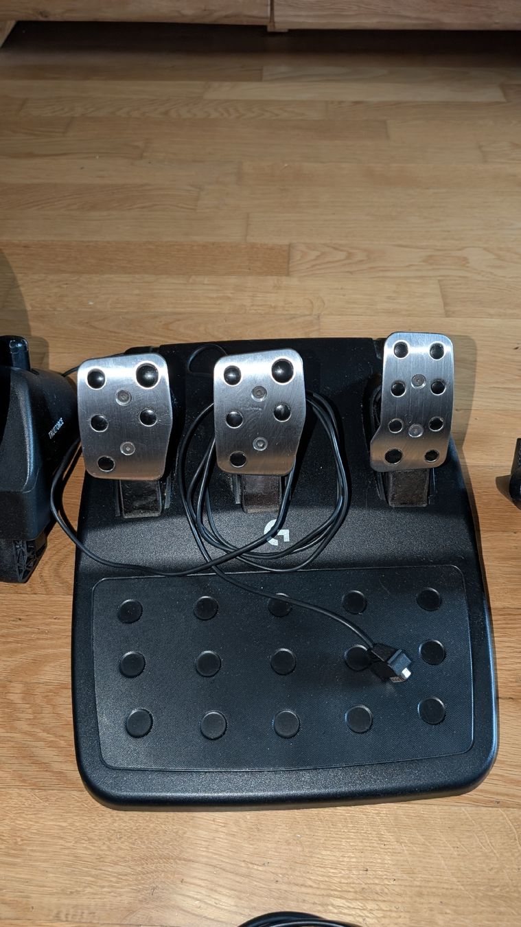 Logitech Controller: Logitech G923 Lenkrad + Ganghebel – Usato da St. Gallen venduto da har_k7cx 2