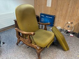 Vintage Relaxsessel mit Fusshocker – Holzrahmen