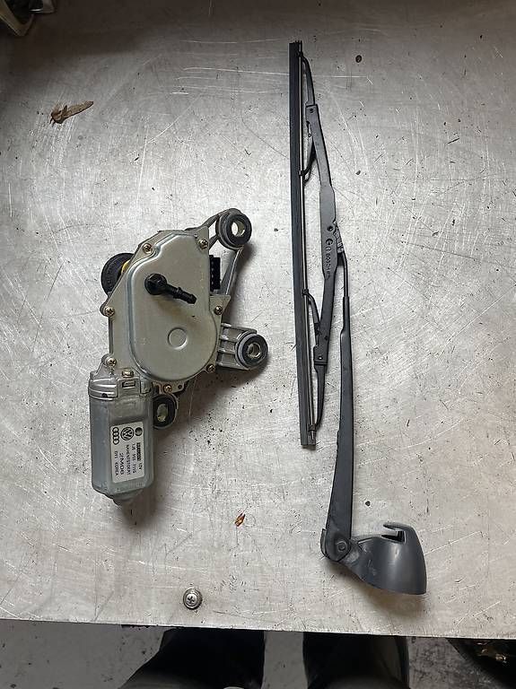 Tutti pezzi di ricambio auto: Vw Golf 4 Teile original  – Usato da Uttigen venduto da power87 2
