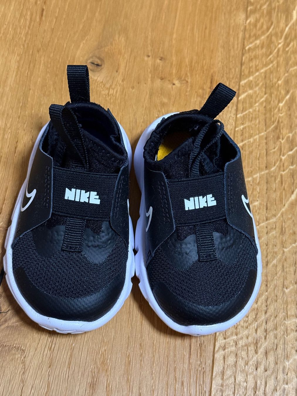 Nike Scarpe per ragazzi: Nike Flex Runner 2 Baby Gr 19.5 – Nuovo (secondo la descrizione) da Uzwil venduto da Hyrije.s 2