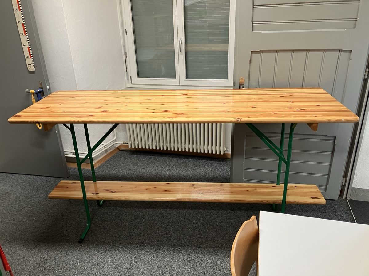 Tische: STEHTISCH (klappbar) – Gebraucht aus Jona von Napoleon07