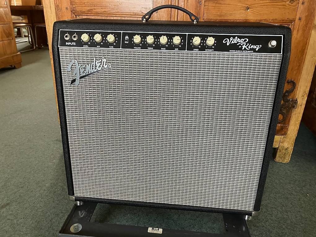 Fender Verstärker: Fender Vibro King Gitarrenverstärker – Gebraucht aus Zofingen von bjmusic
