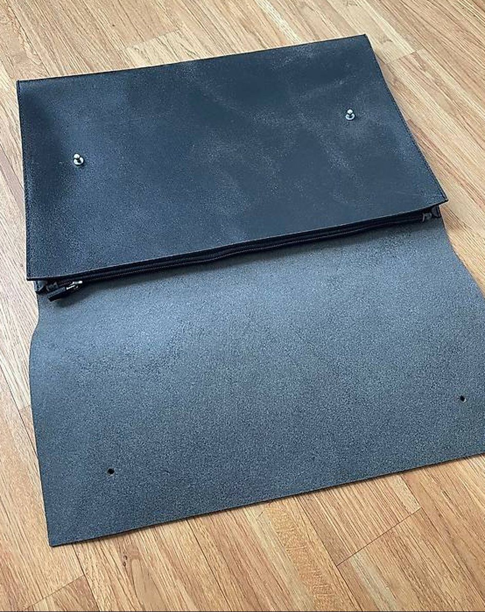 Koffer & Taschen: Laptoptasche, Leder, 26 x 38 cm – Neu (gemäss Beschreibung) aus Ehrendingen von abo_p9n6 1