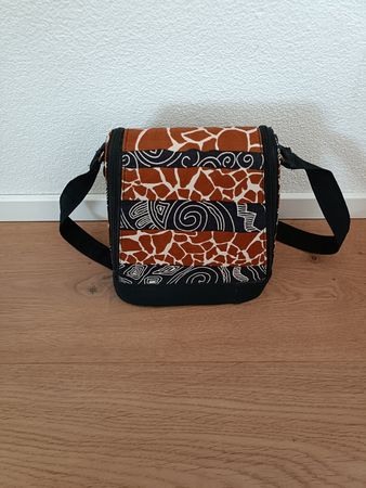 Kleine Umhängetasche Giraffenmuster braun schwarz neuwertig