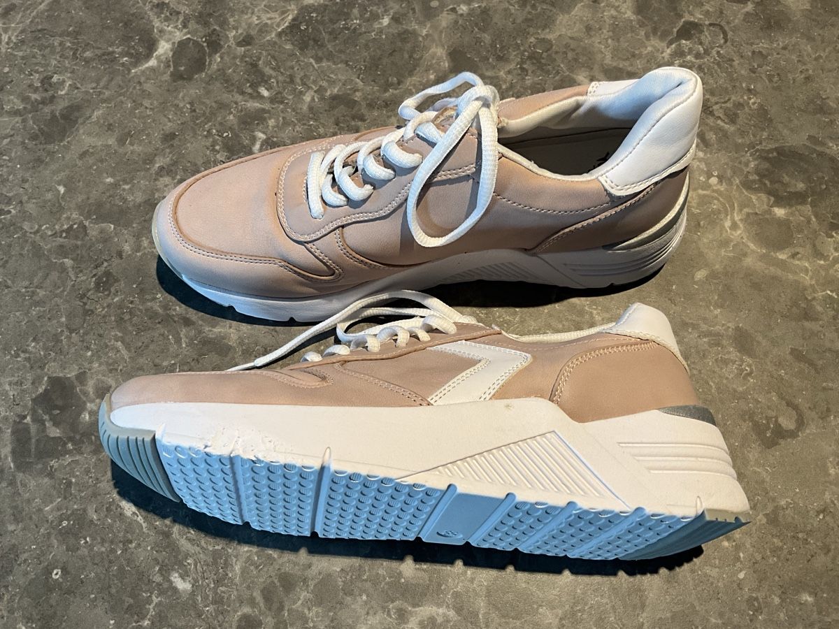 Scarpe per ragazze: Sneaker Grösse 38, neu – Nuovo (secondo la descrizione) da Oberhof venduto da Hibrzel 1