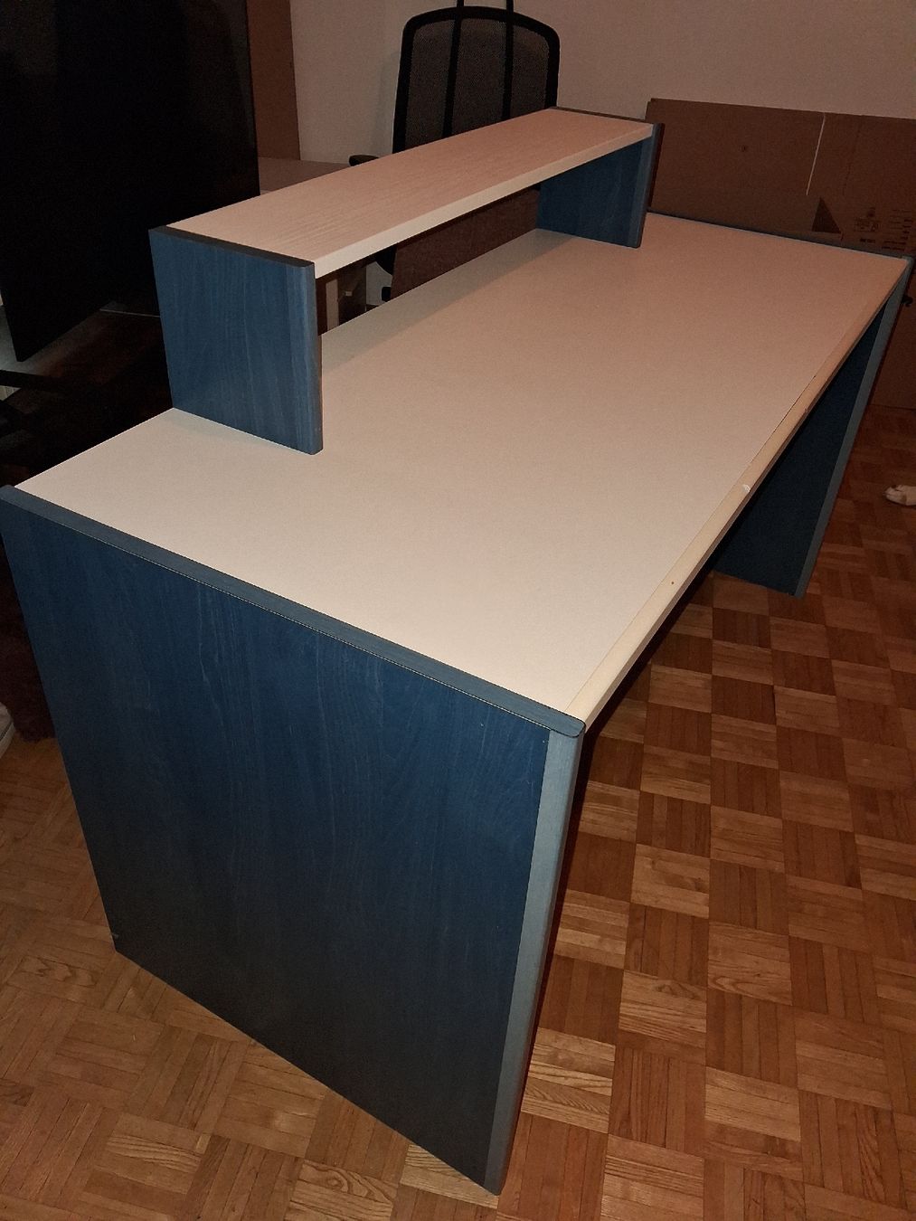 Scrivanie: Schreibtisch weiss blau mit Ablage – Usato da Neuhausen am Rheinfall venduto da Shine7878 1