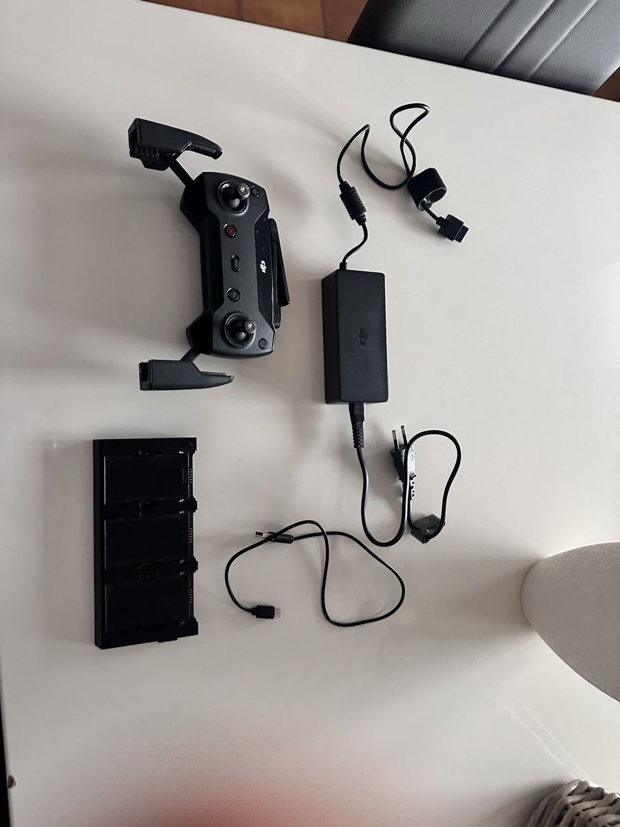 DJI Telecomando: Télécommande et chargeur batterie pour Drone DJI – Usato da St-Blaise venduto da aha_s57f 5