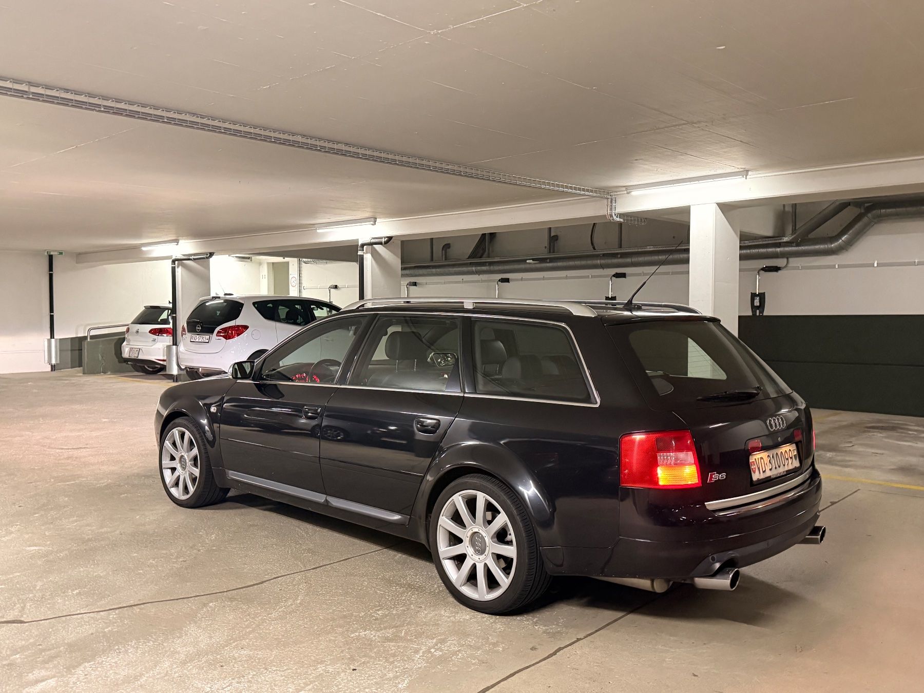 Audi Automobili: Audi S6 C5 Avant 2003 – Usato da Lausanne venduto da r_1_9lcx 3